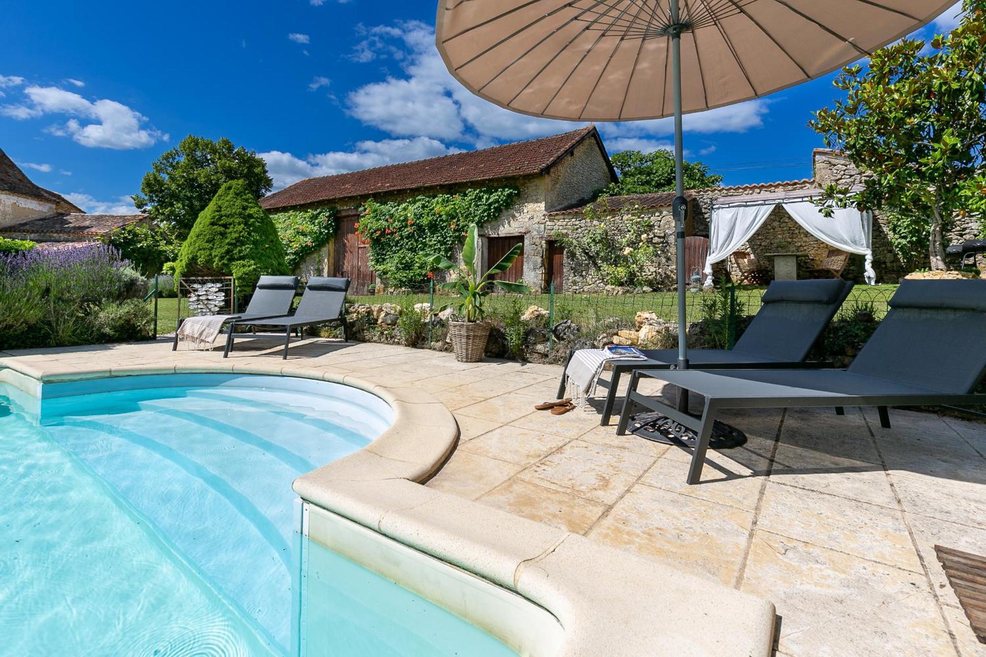 La Maison Louverie Pontours Экстерьер фото